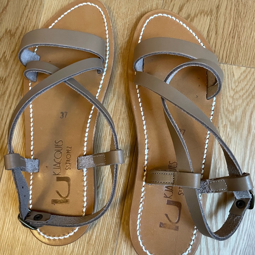 K. Jacques St Tropez flat crisscross leather sandal in 37. "Flavia". Brand New.